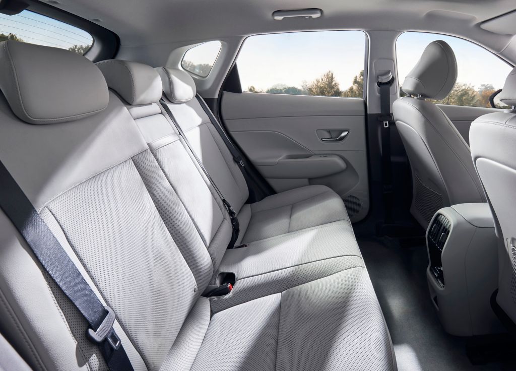 hyundai-kona-electric-world-premiere-2023-interior-02