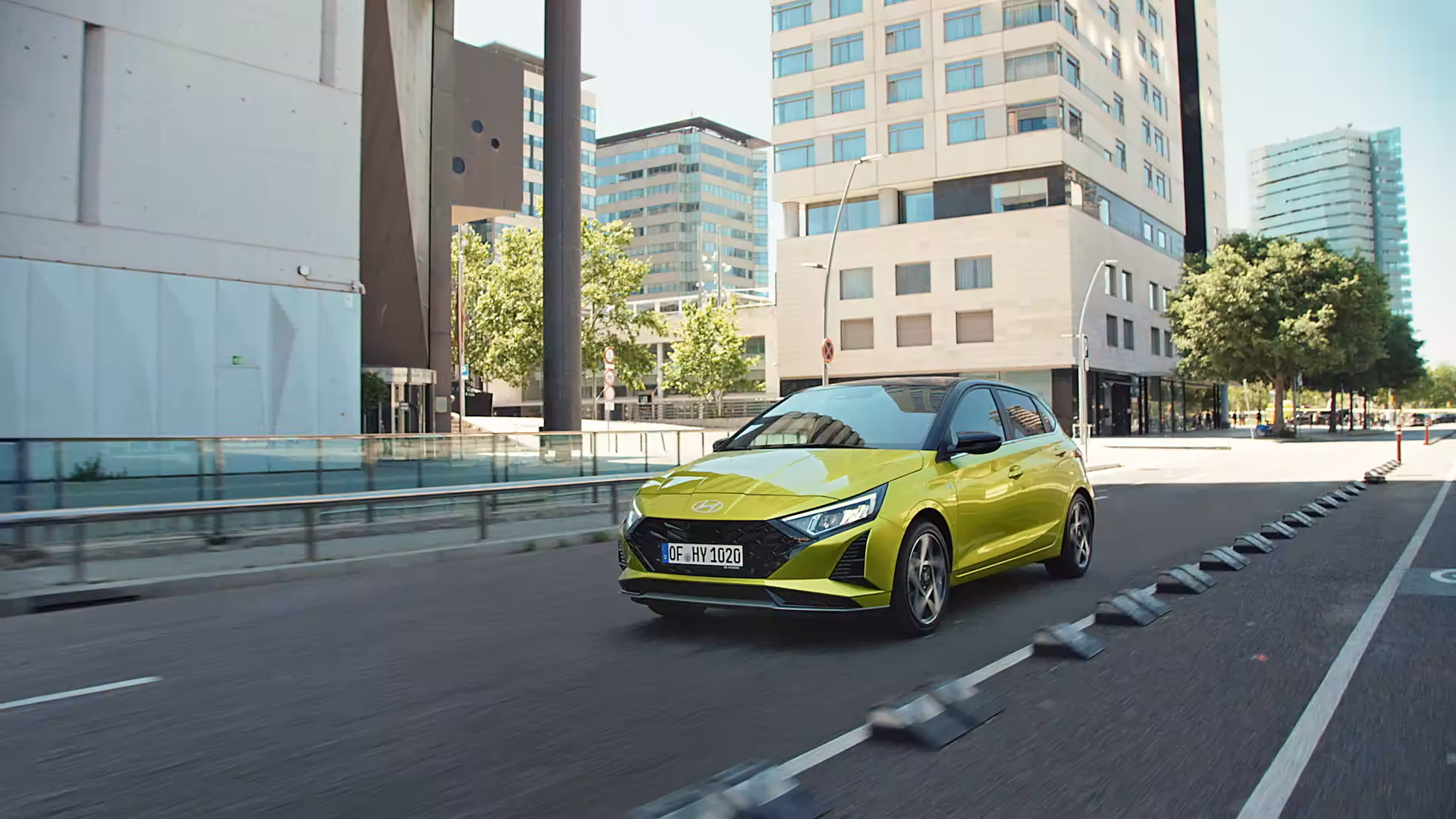 Hyundai_i20_Exterior_2023-Lifestyle-Video-Human-Ready_07_16x9