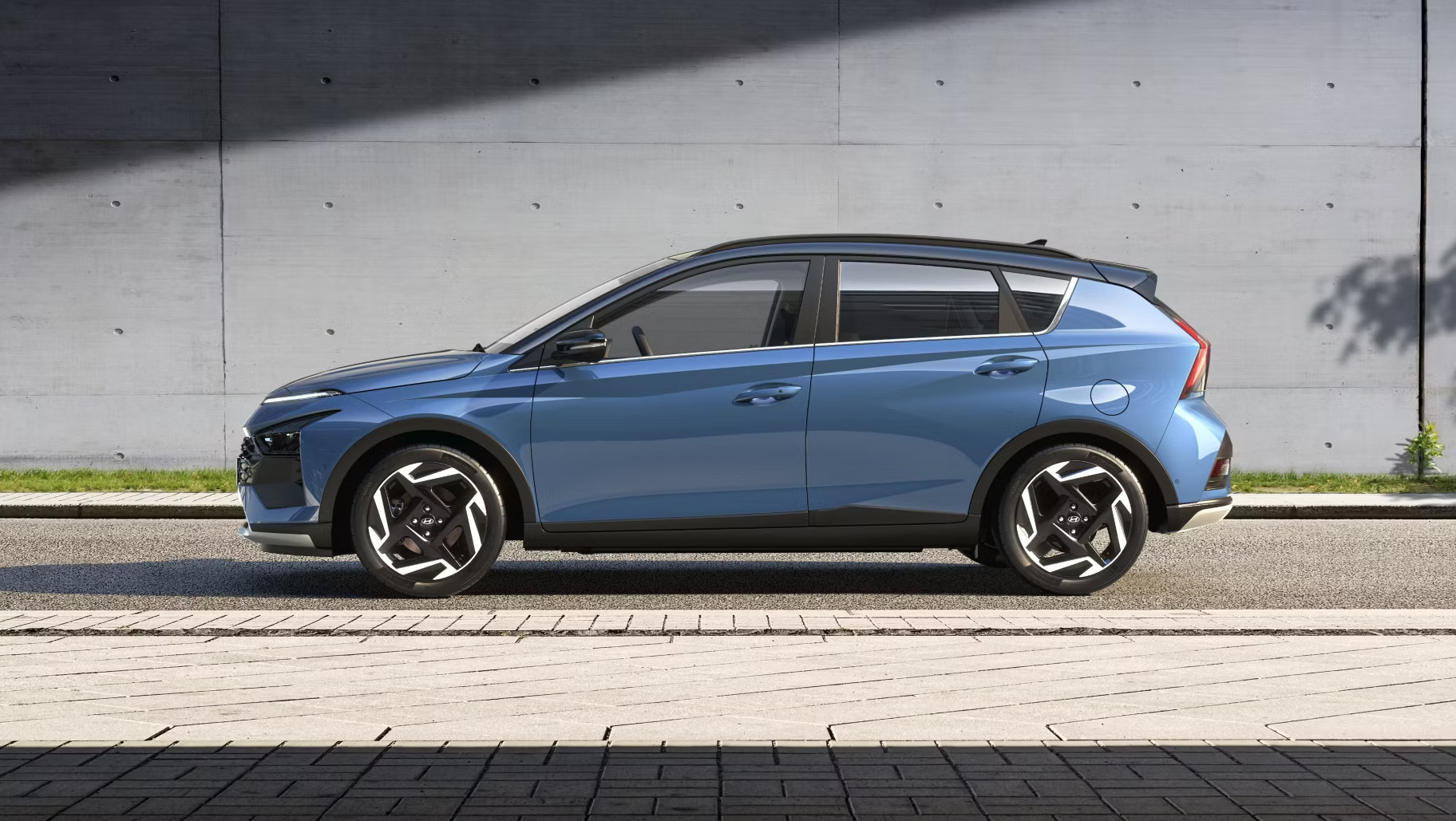 HME_BC3_CUV_EViz_EXT_5UC_VibrantBluePearl_52910Q0430_SHOT_C003_16x9