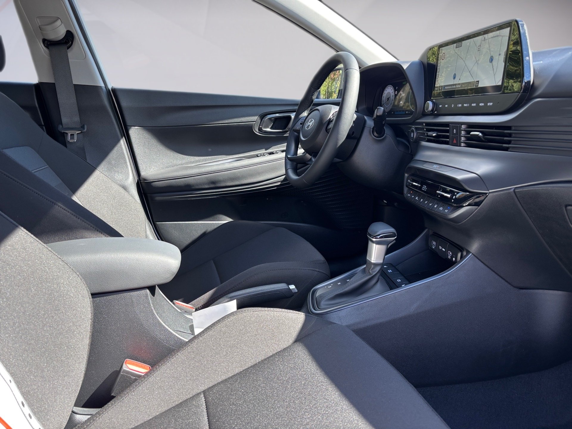 HYUNDAI BAYON 1.0T Trend KLIMA PDC SHZ KAMERA NAVI LED